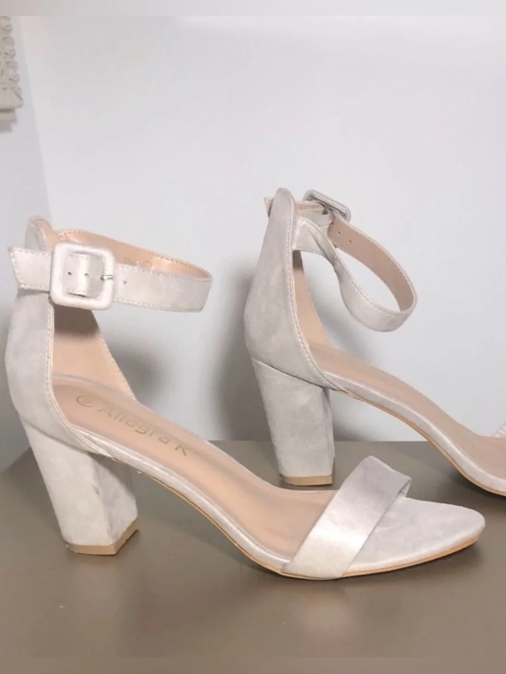 Allegra K Women’s Ankle Strap heeled Sandles Faux Light Gray Suede Size 9
